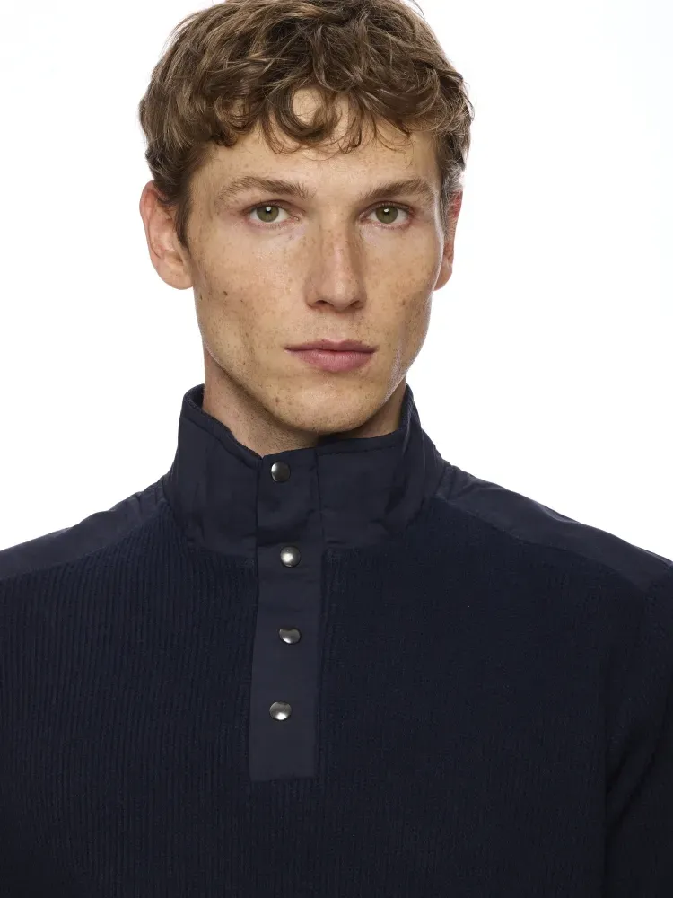 L/S Mock Neck sweatshirt